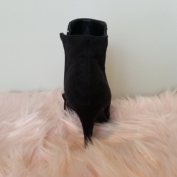 Quilted Booties - Picture 3 of 7